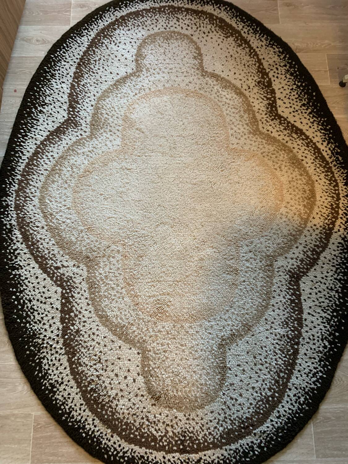Oval rug from the 70s