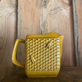 Pitcher Saint Clement Bee
