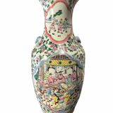 Chinese porcelain vase from the Canton period, 20th century.