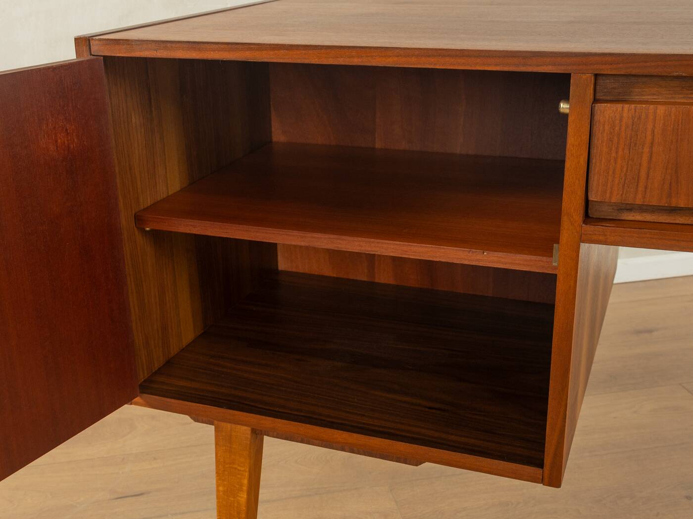 Independent office from the 1950s