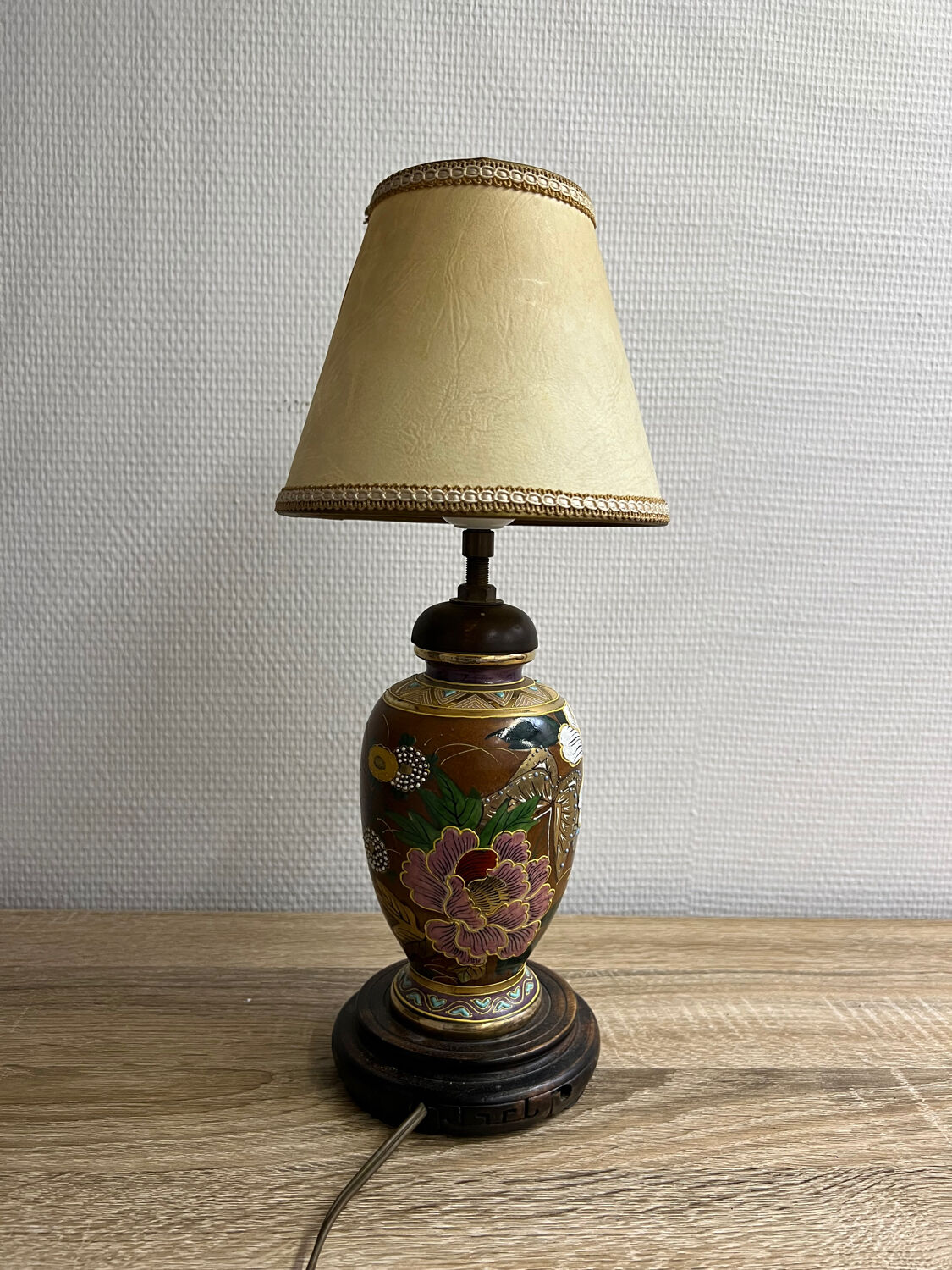 Table lamp, hand-painted ceramic foot