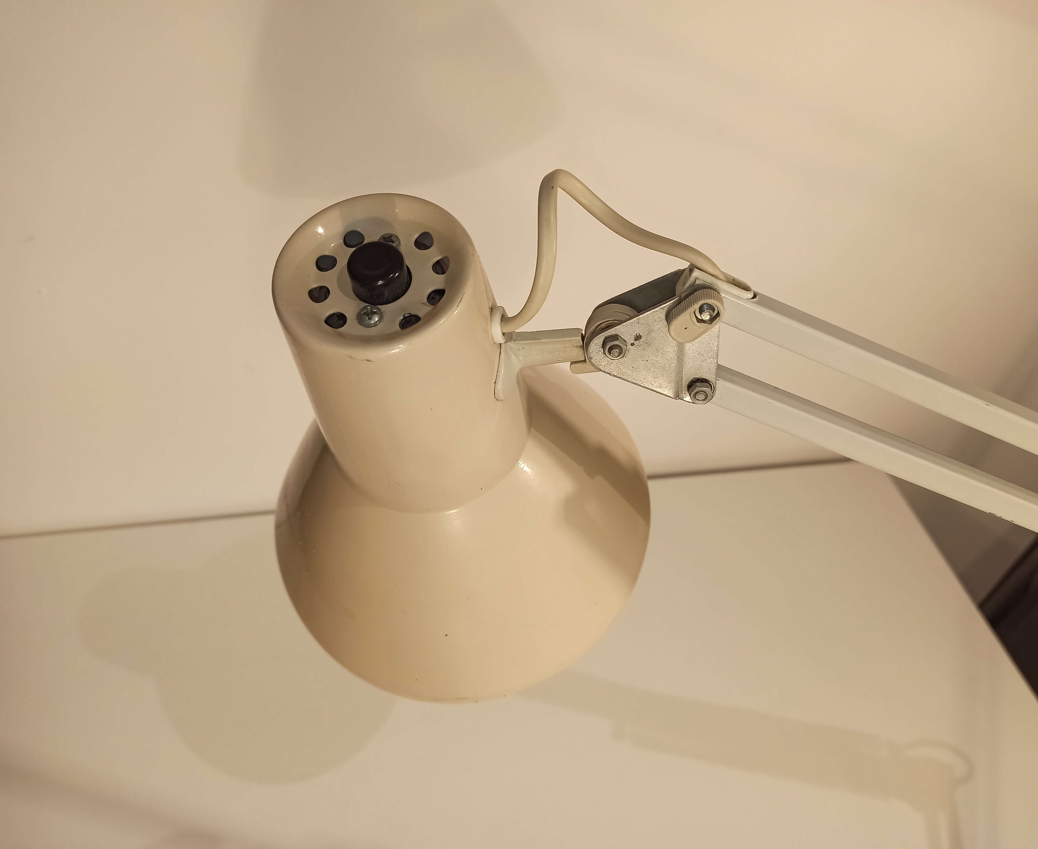 Vintage articulated architect's desk lamp by Fluvio Battaglia Emmedi artikel studio