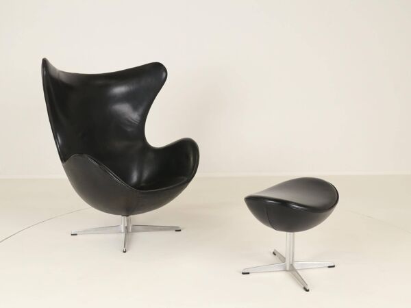 Fauteuil Egg et ottoman d'Arne Jacobsen, Danemark, années 1960