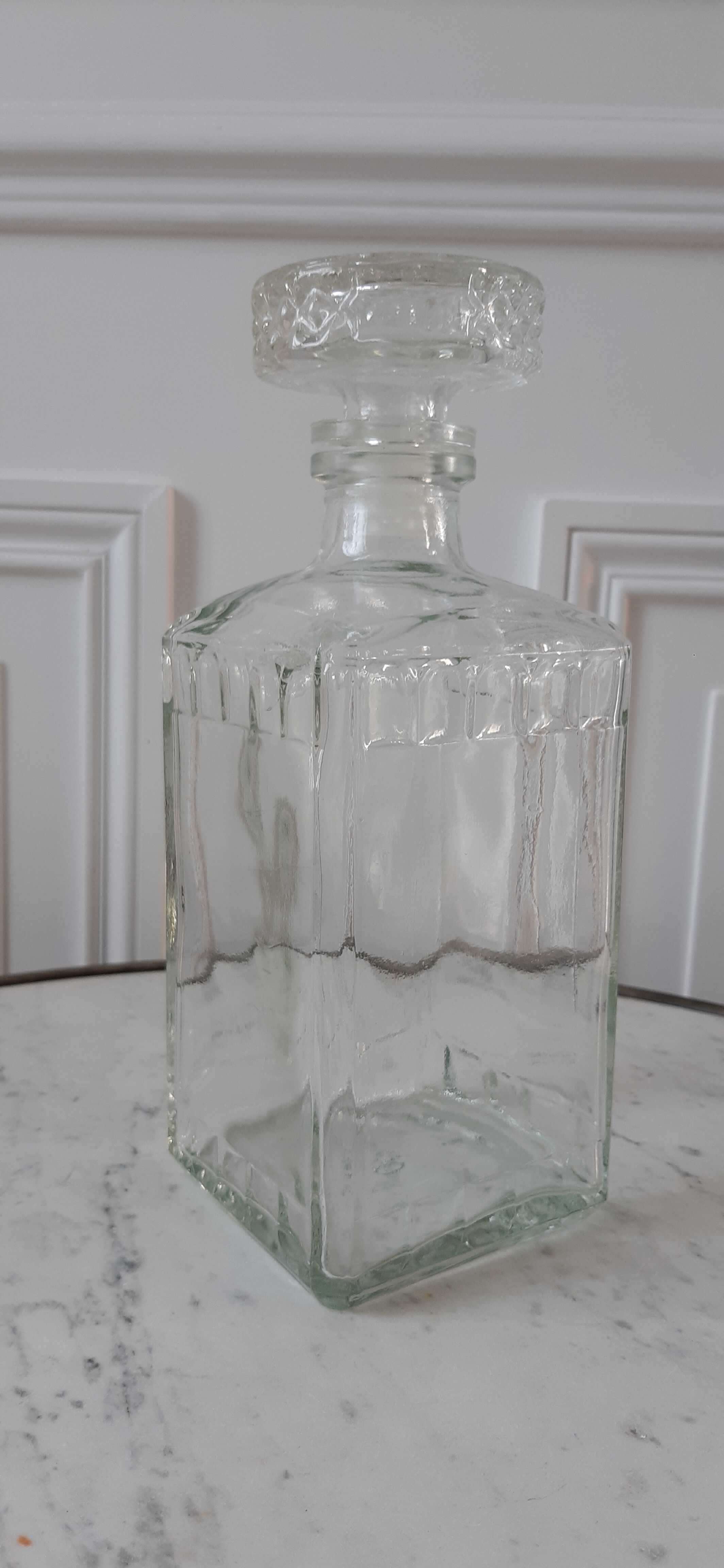 Whisky decanter round cap 70s