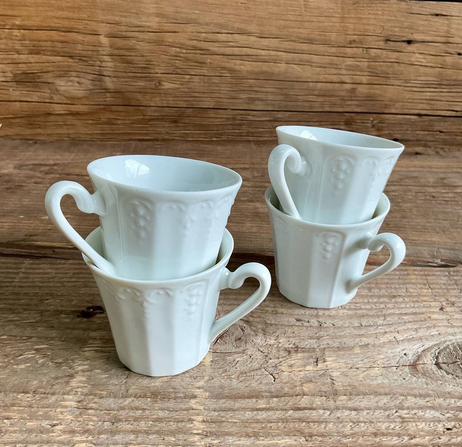 4 tasses vintage porcelaine blanche