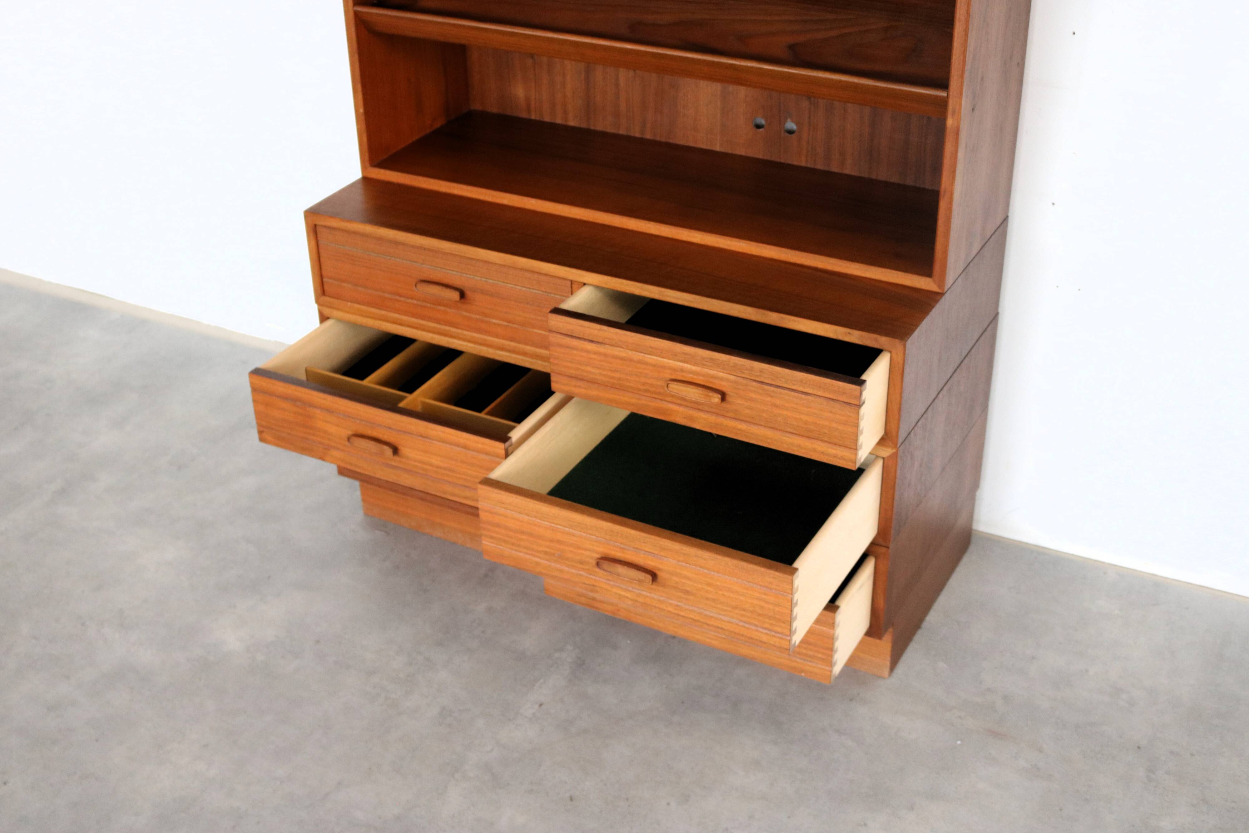 Vintage wall unit | wall cabinet | 1960s | modular
