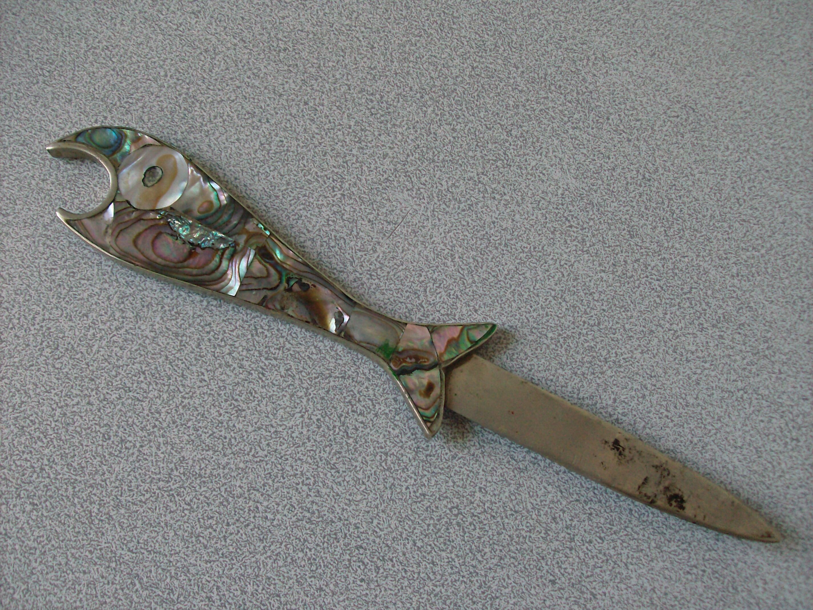 Letter opener in metal and mother-of-pearl