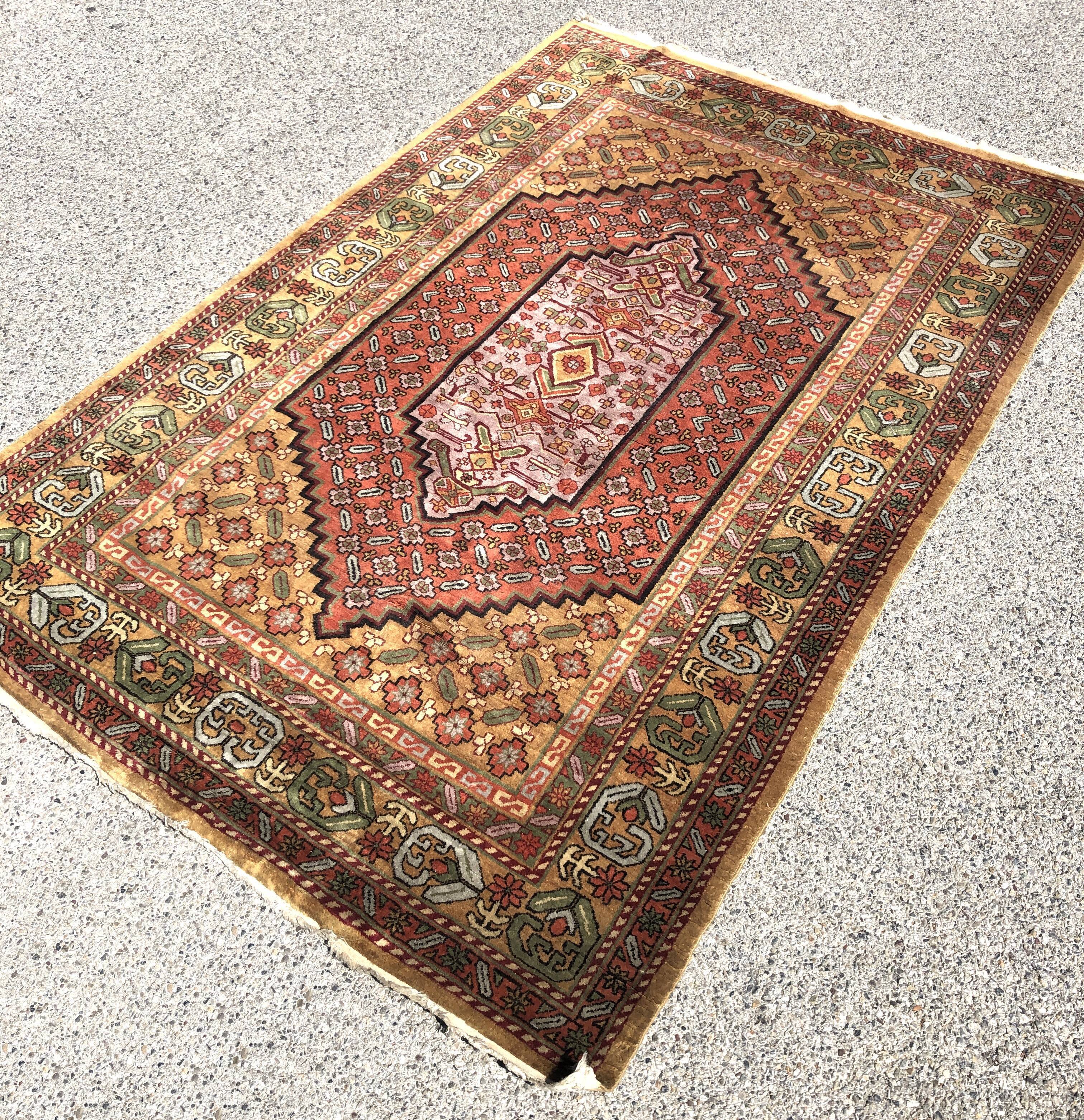 Oriental carpet / Asia Xinjiang : 1.80 X 2.80 M
