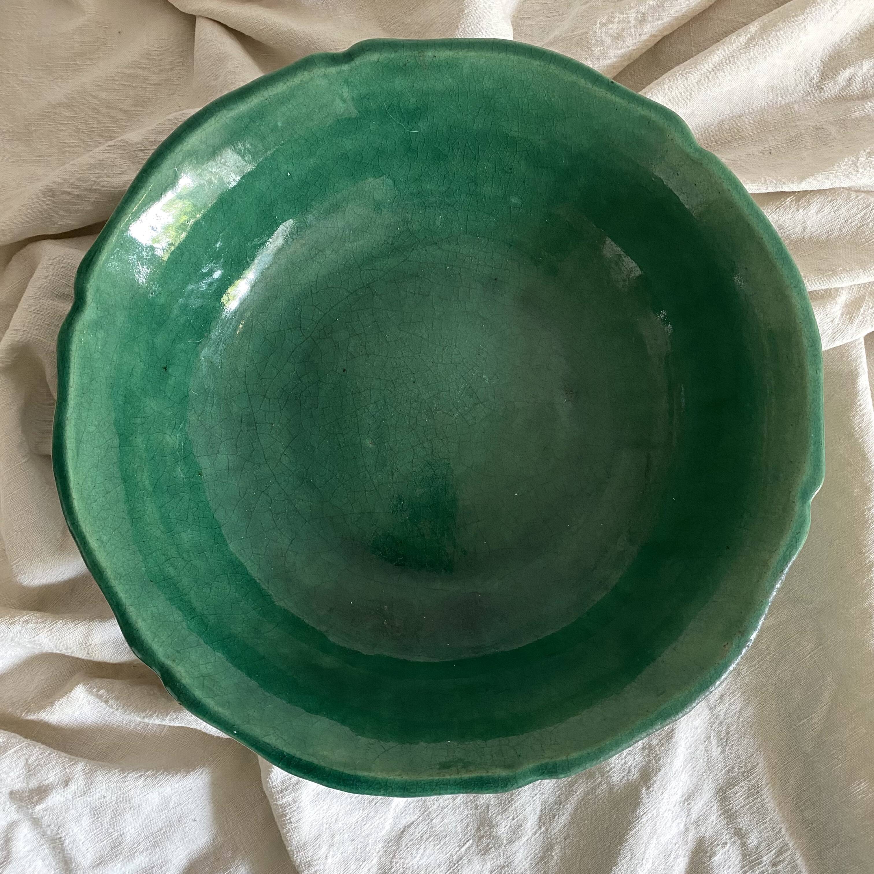 Salad bowl, fruit bowl in green ceramic