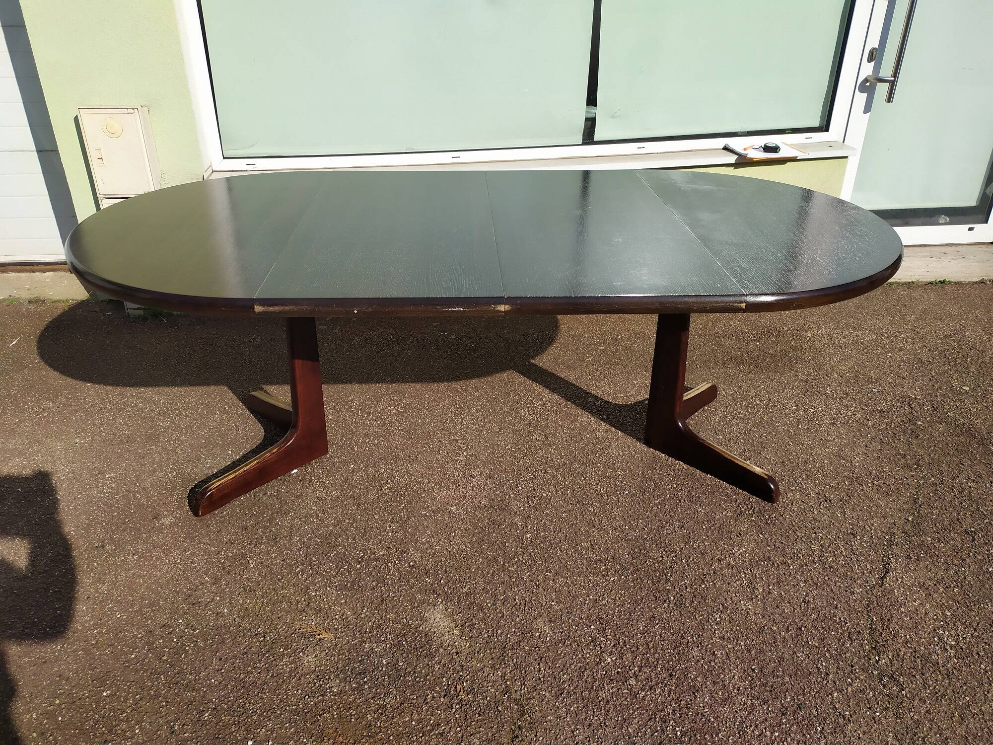 Round extendable wooden table - year 1960 - 110cm to 210cm