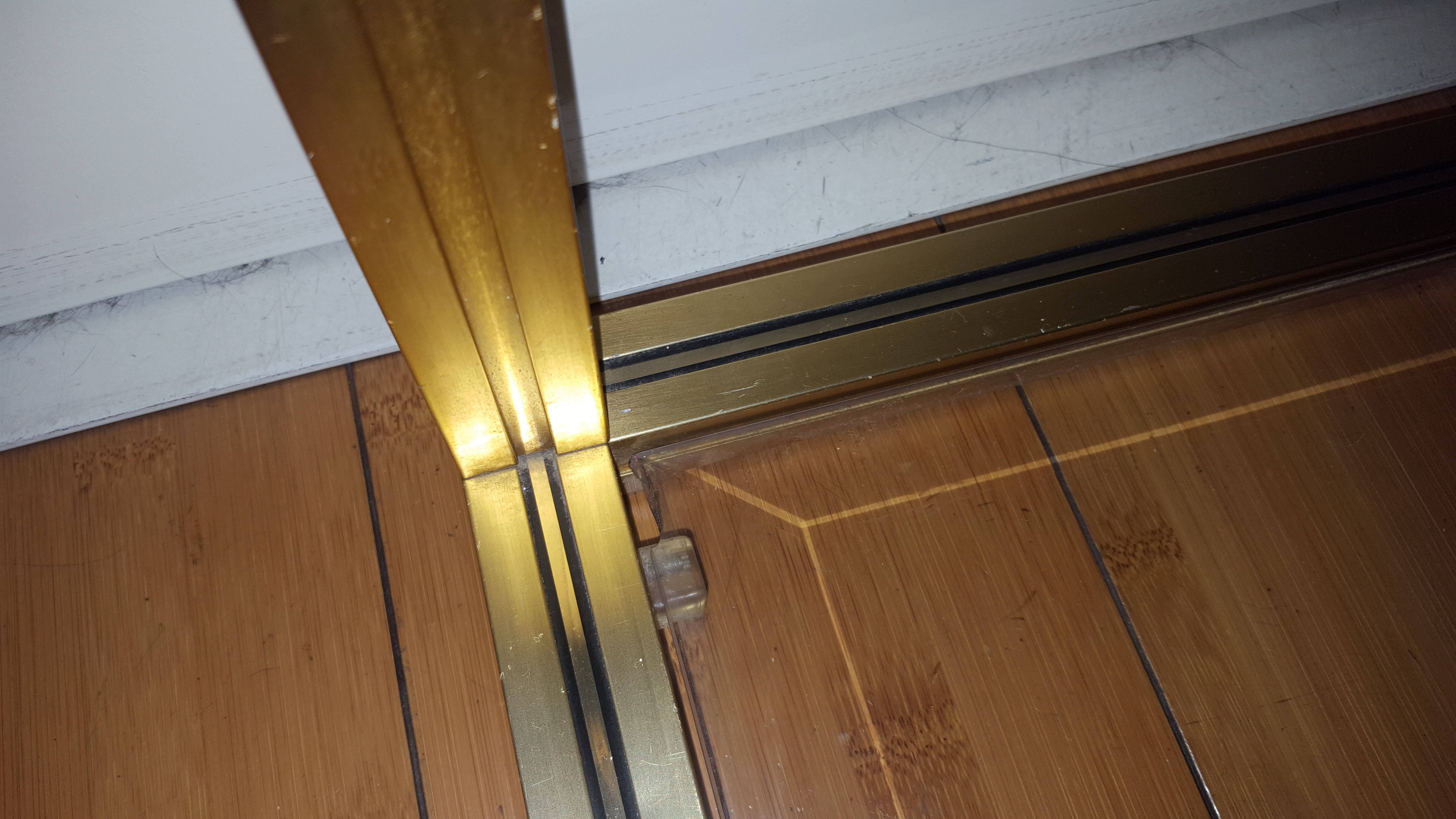 Table design Pierre Vandel