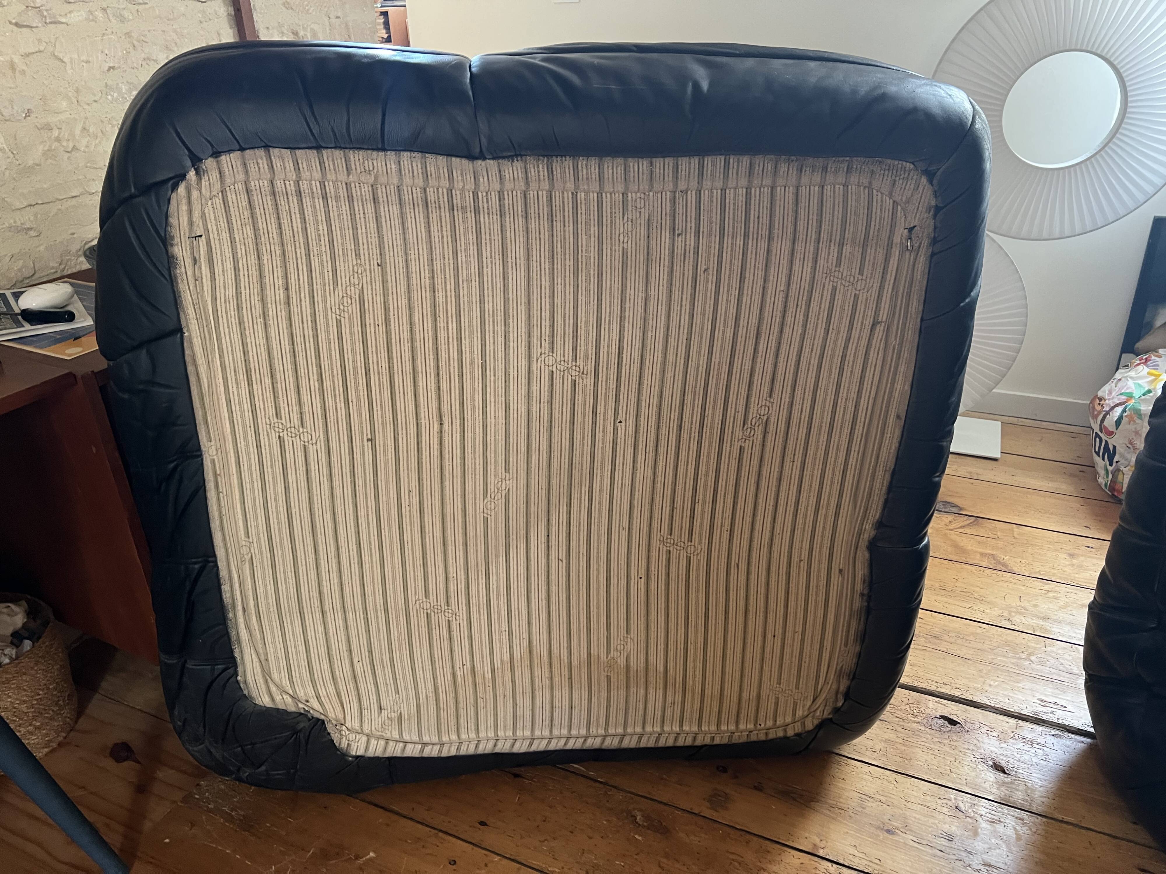 TOGO BLACK LEATHER corner armchair