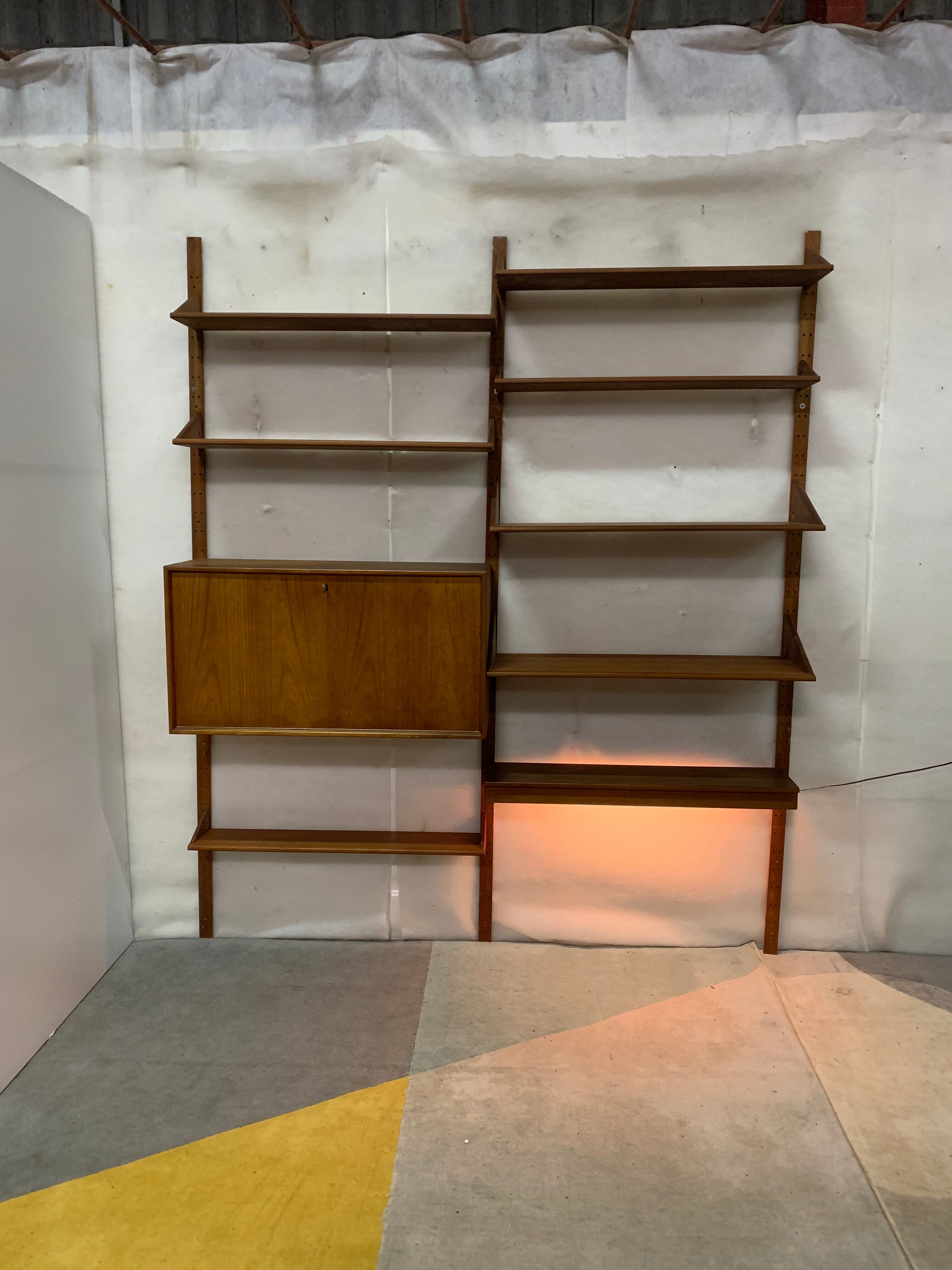 Scandinavian HG Wallunit  Rhode 1962