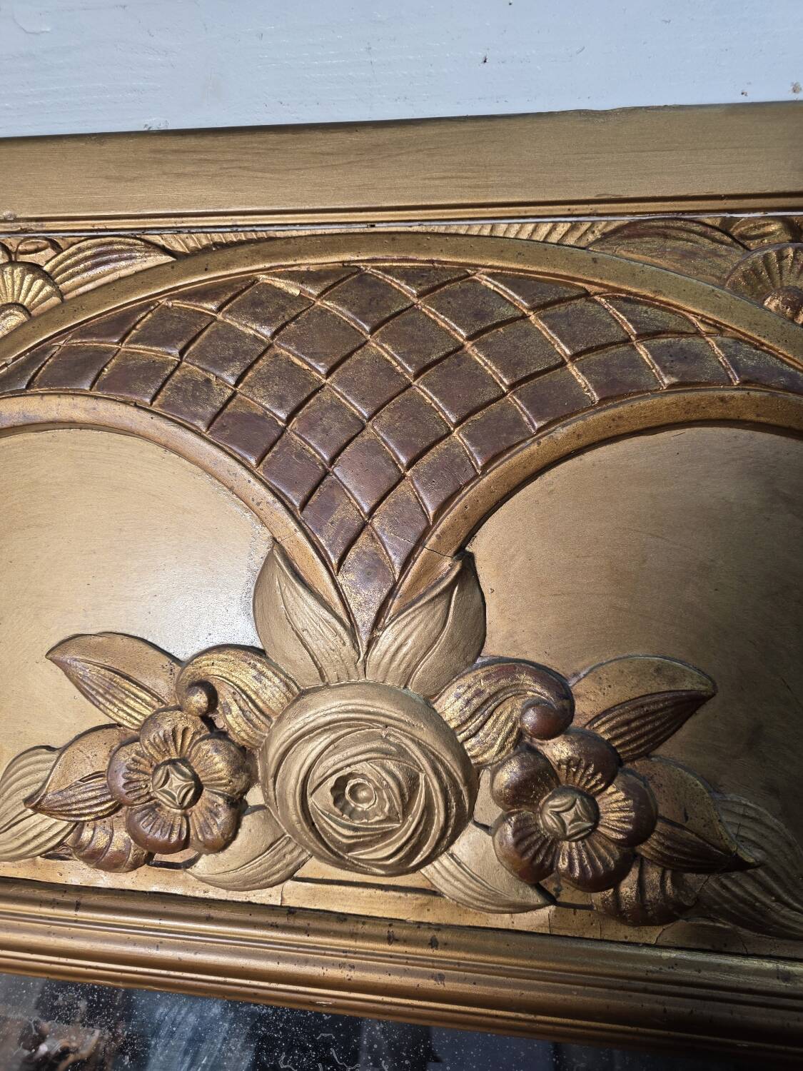 Miroir Art Déco doré années 1930 , miroir biseauté ,131cm de H