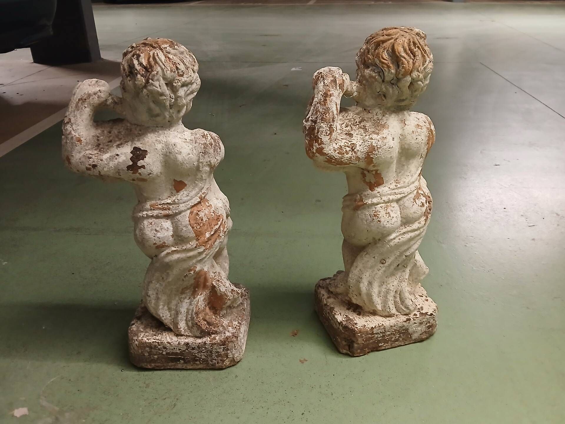 Cherub figurines