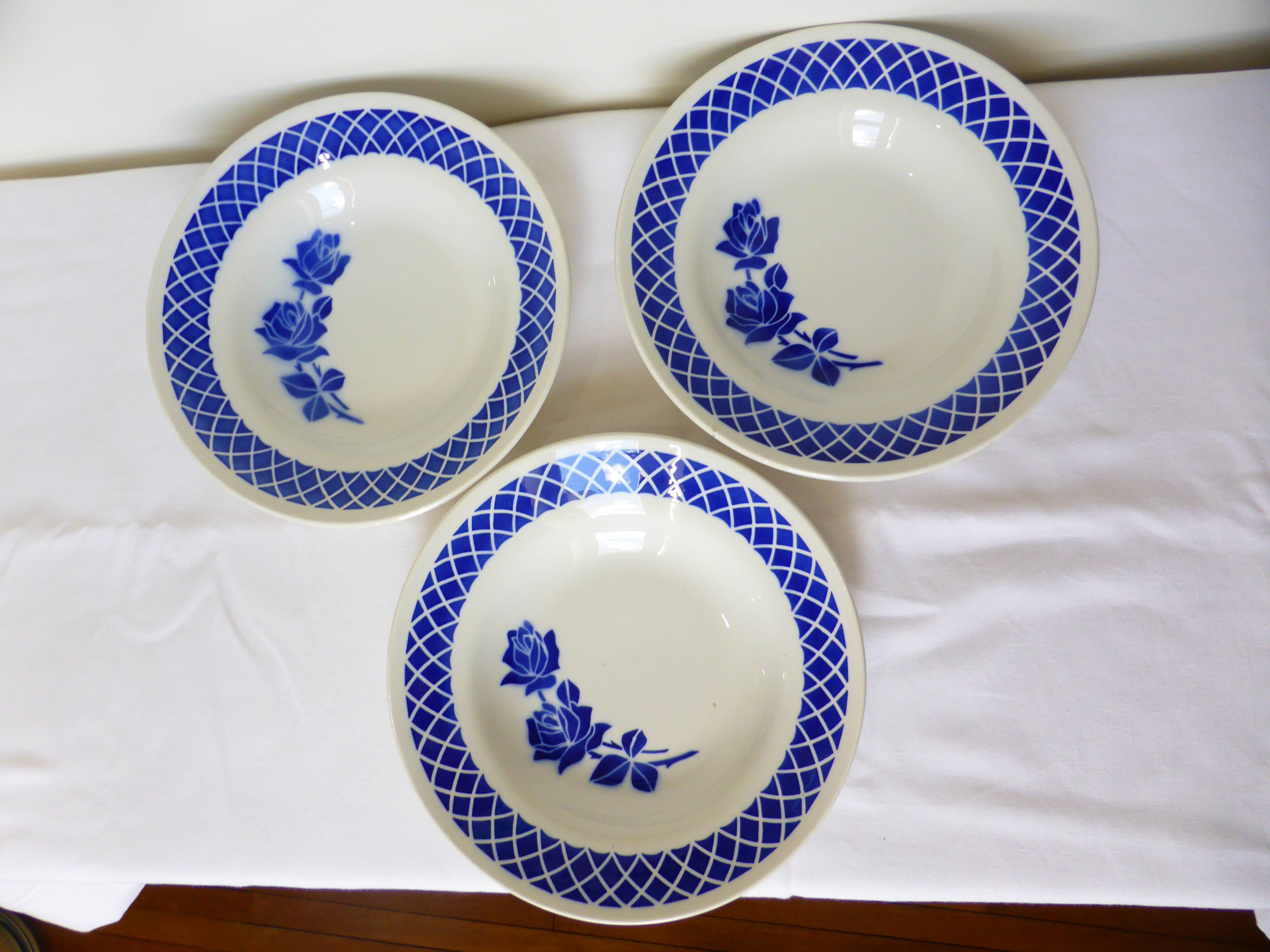 3 vintage soup plates 220638