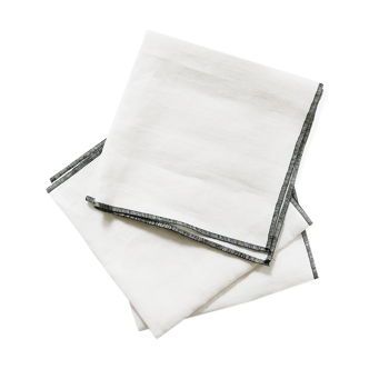 Lot of 4 towels in white linen