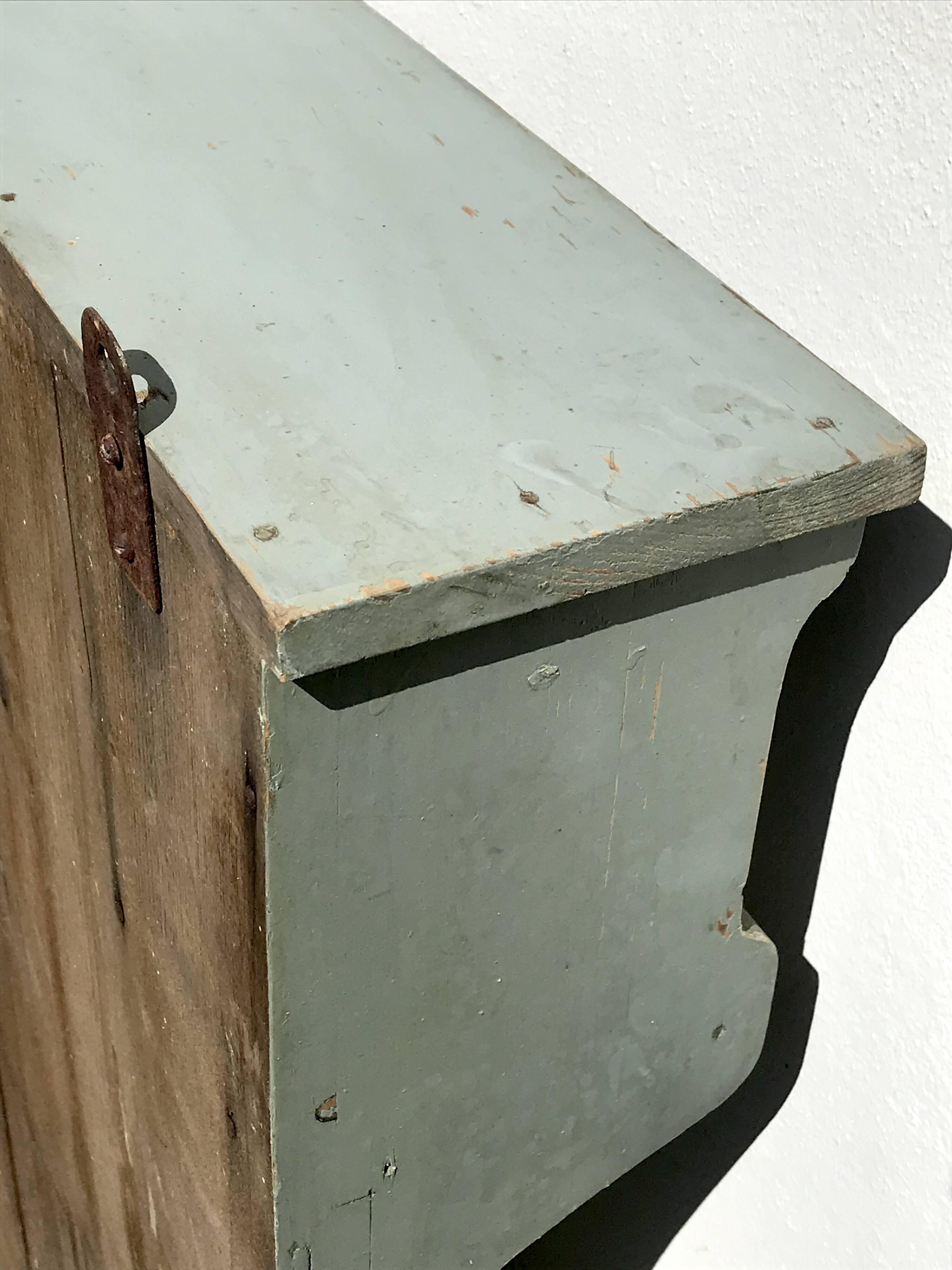 Patinated wooden kitchen end