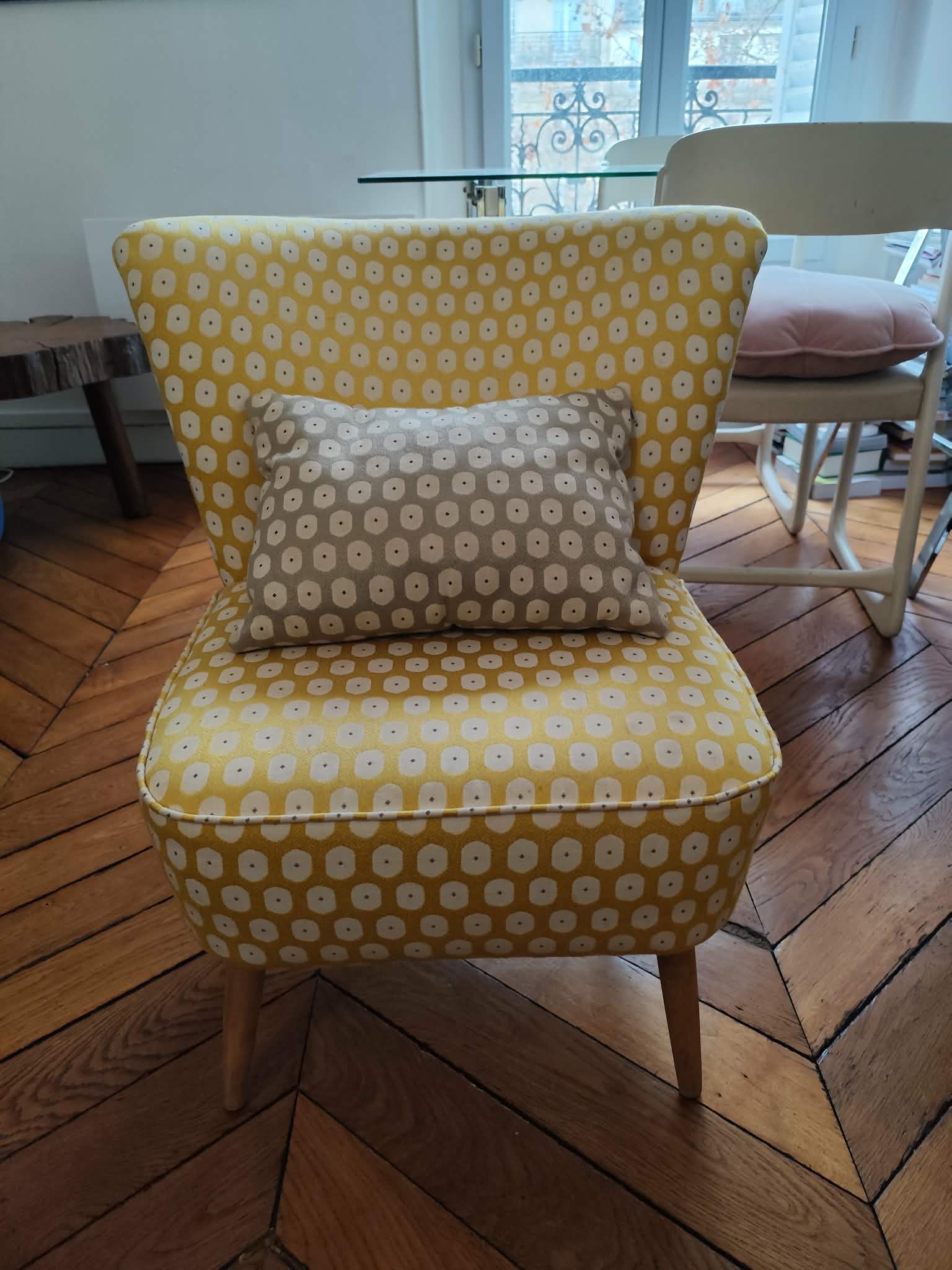 Cocktail chair