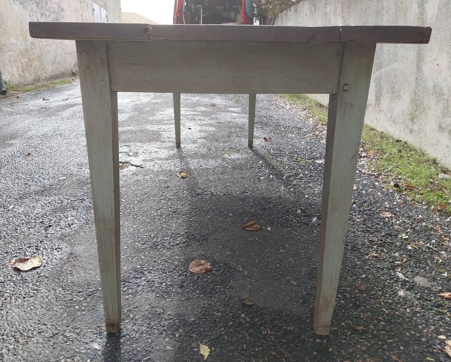 Farm table