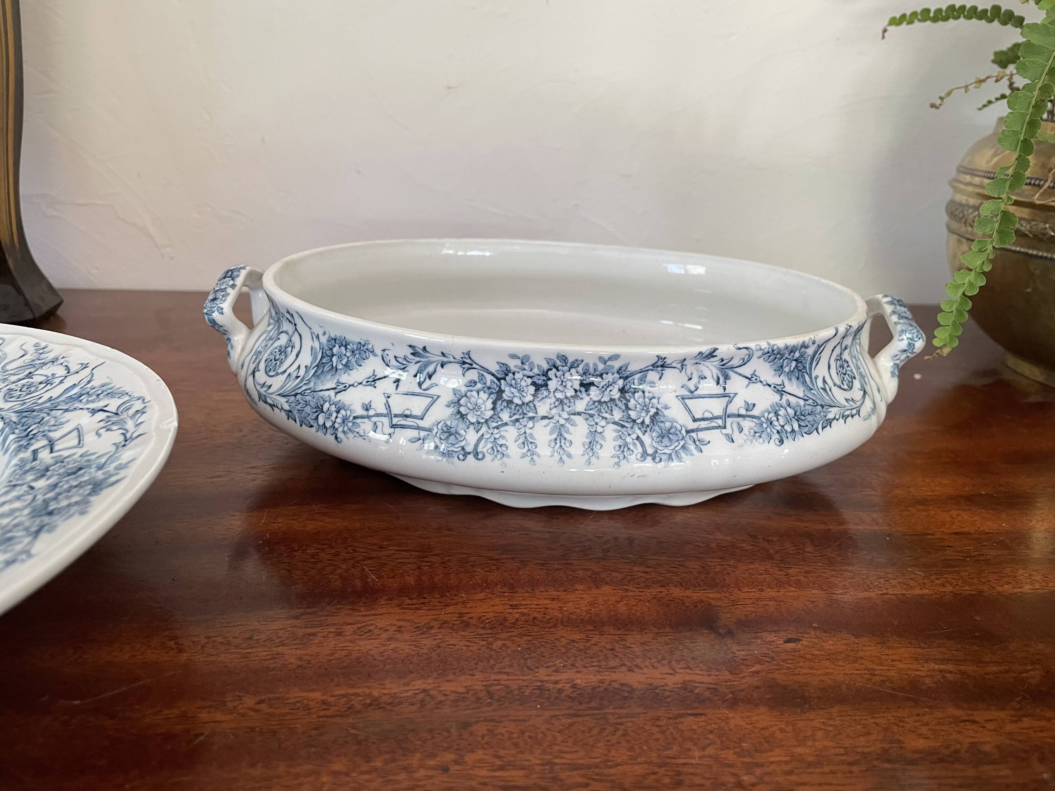 Lot de deux plats terre de fer St Amand et Hamage