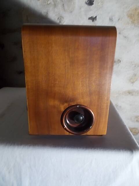 Vintage TSF radio, art deco radio