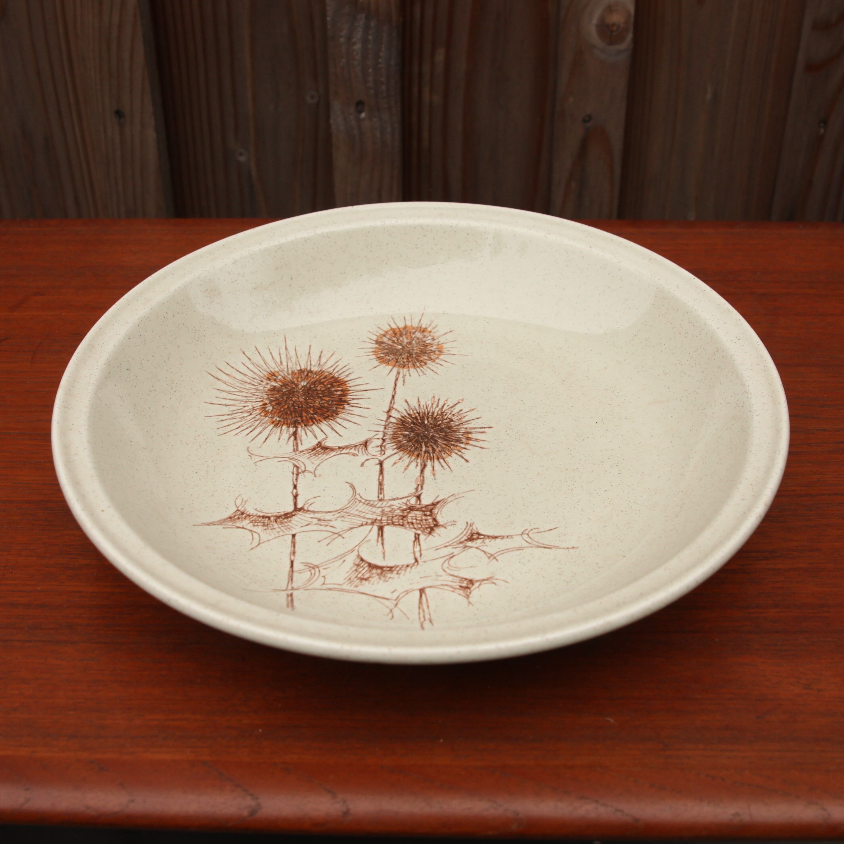 Hollow dish Sarreguemines "Thistles"