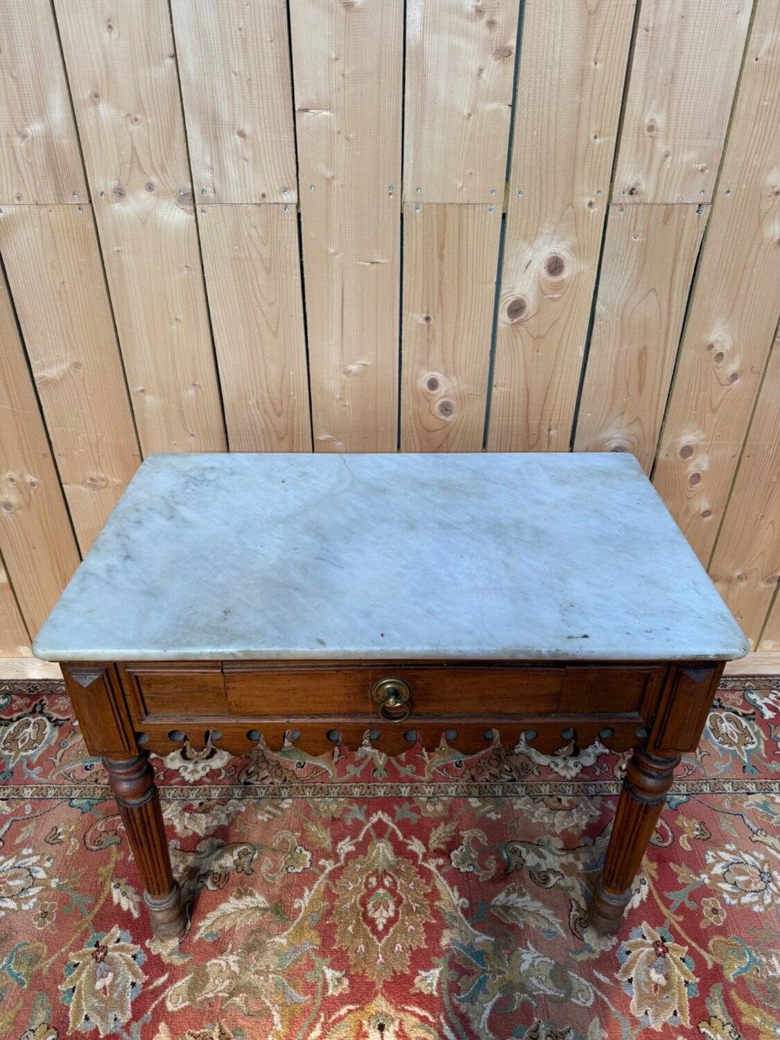 Butcher's block from the Restoration period – Solid wood, marble and brass
