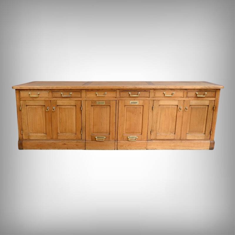 Important Oak Commercial Furniture – 1920