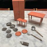 Mobilier de poupée ancien métal annees 50