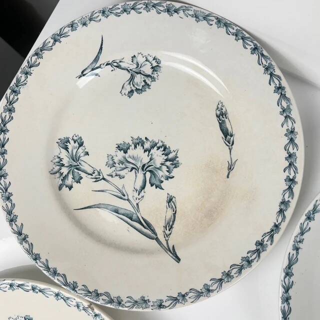 Set of 6 flat plates model "Oeillet", KG Lunéville, ironstone, 19th century