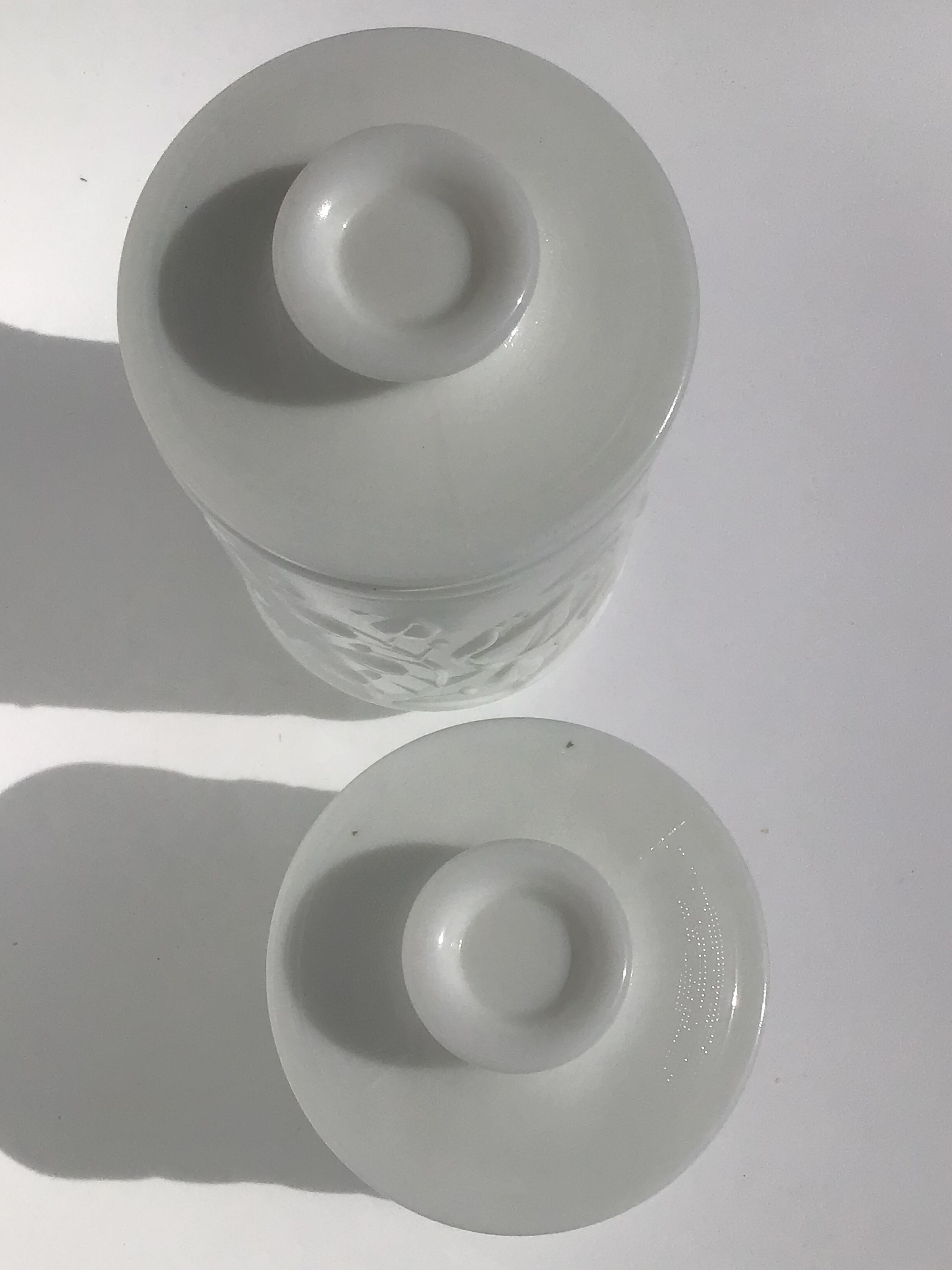 Set 2 hermetic jars white opal glass