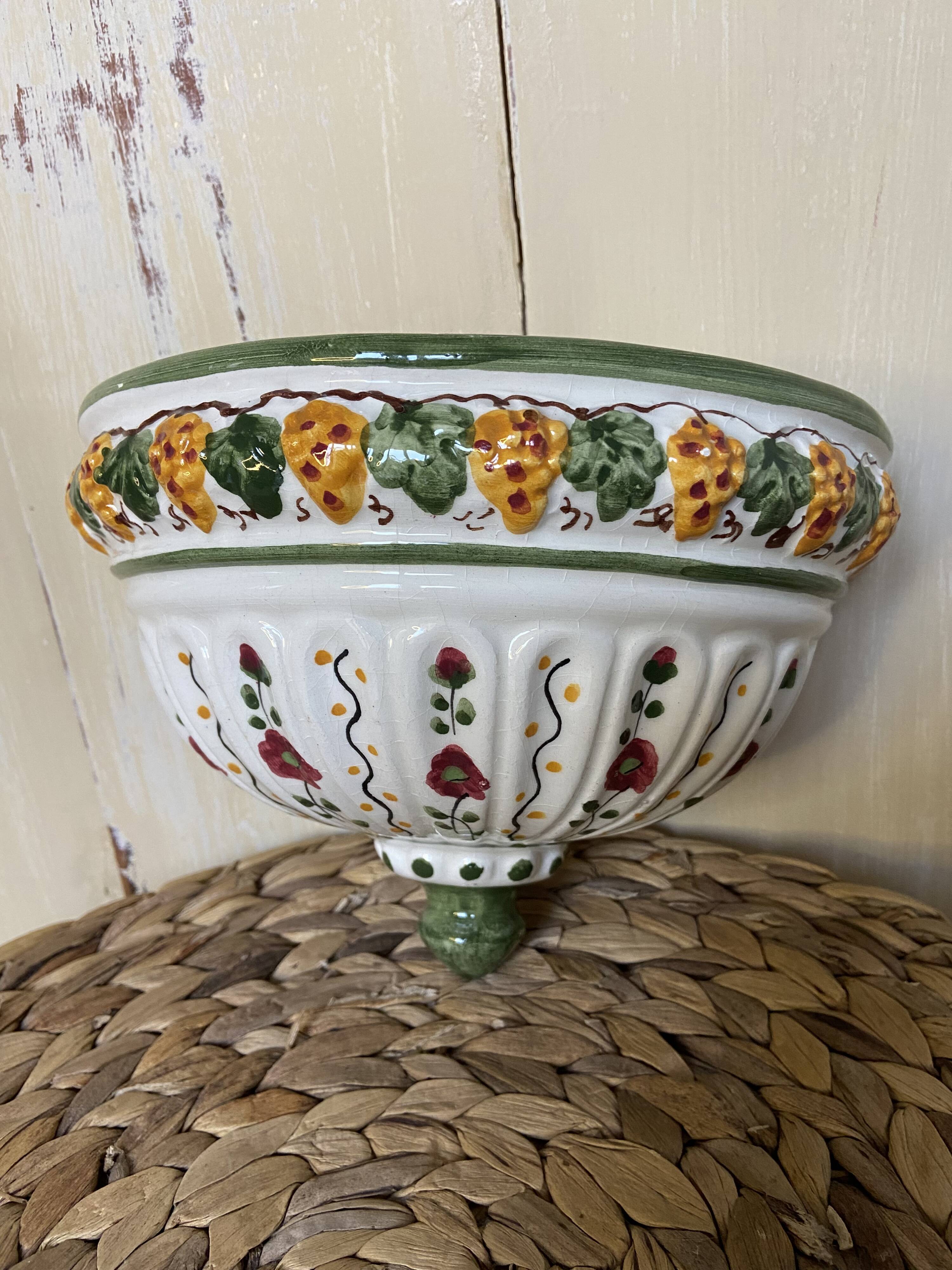 Wall hanging flower pot