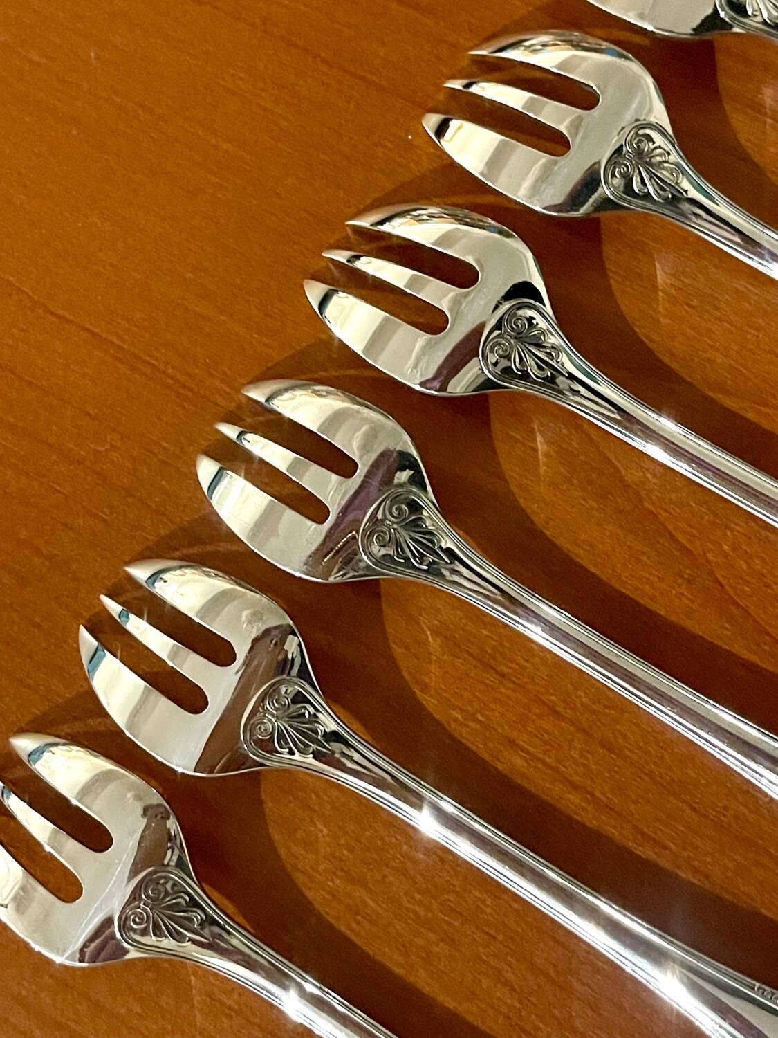 Christofle Malmaison 12 oyster forks, new condition