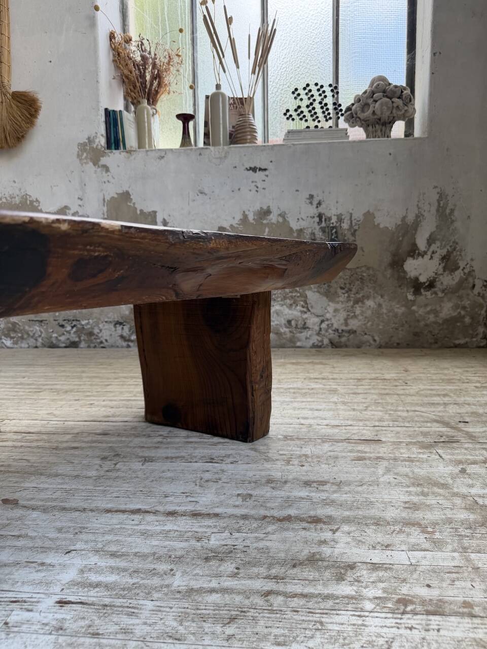 Table basse brutaliste artisanale 1950