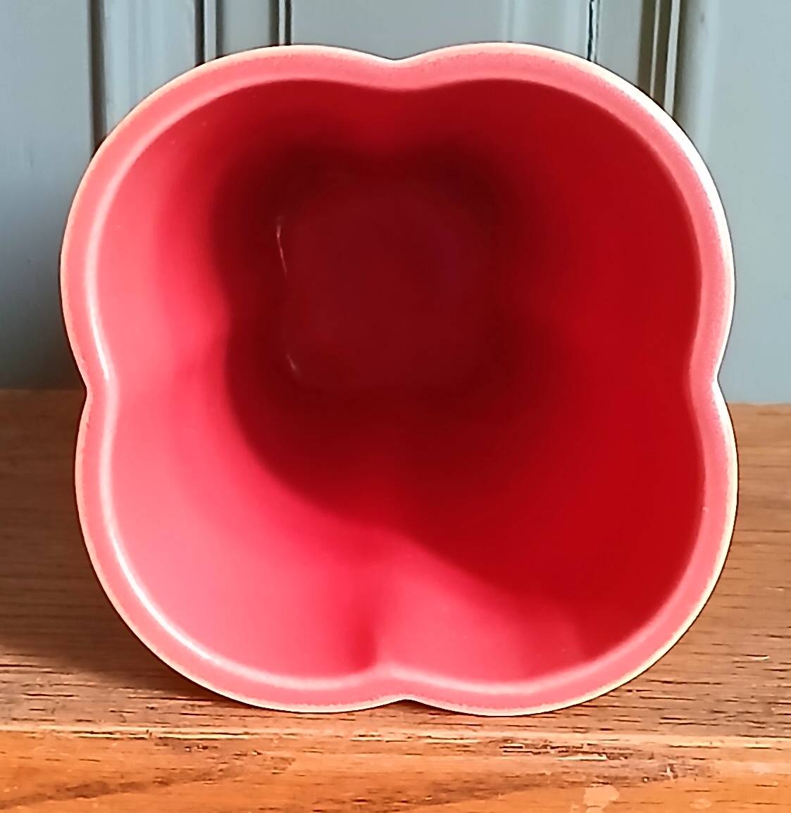 Bicolour vase in the spirit of India Mahdavi, circa 1990.