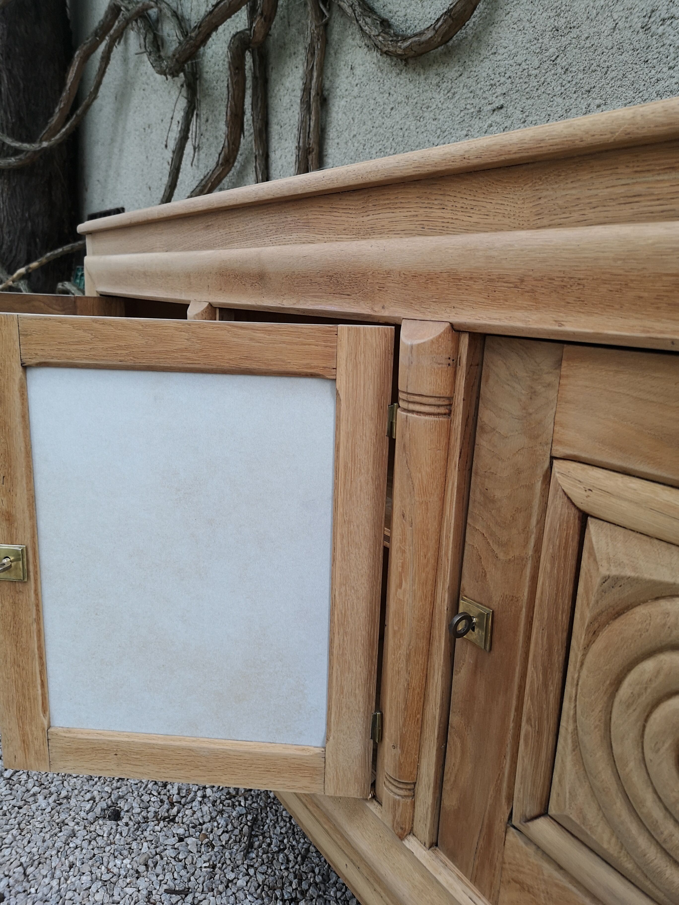 Sideboars-d 2 whitewashed oak doors and 1 beige ceramic door