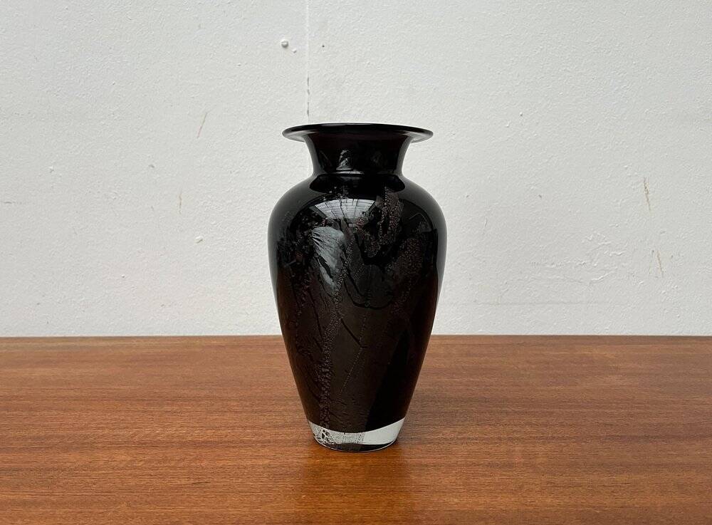 Postmodern black art glass vase by Hans Jürgen Richartz for the Richartz art collection, 1980s.