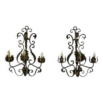 Appliques (la paire) en fer forgé à décor de feuillage