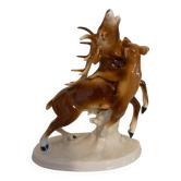Hunting porcelain