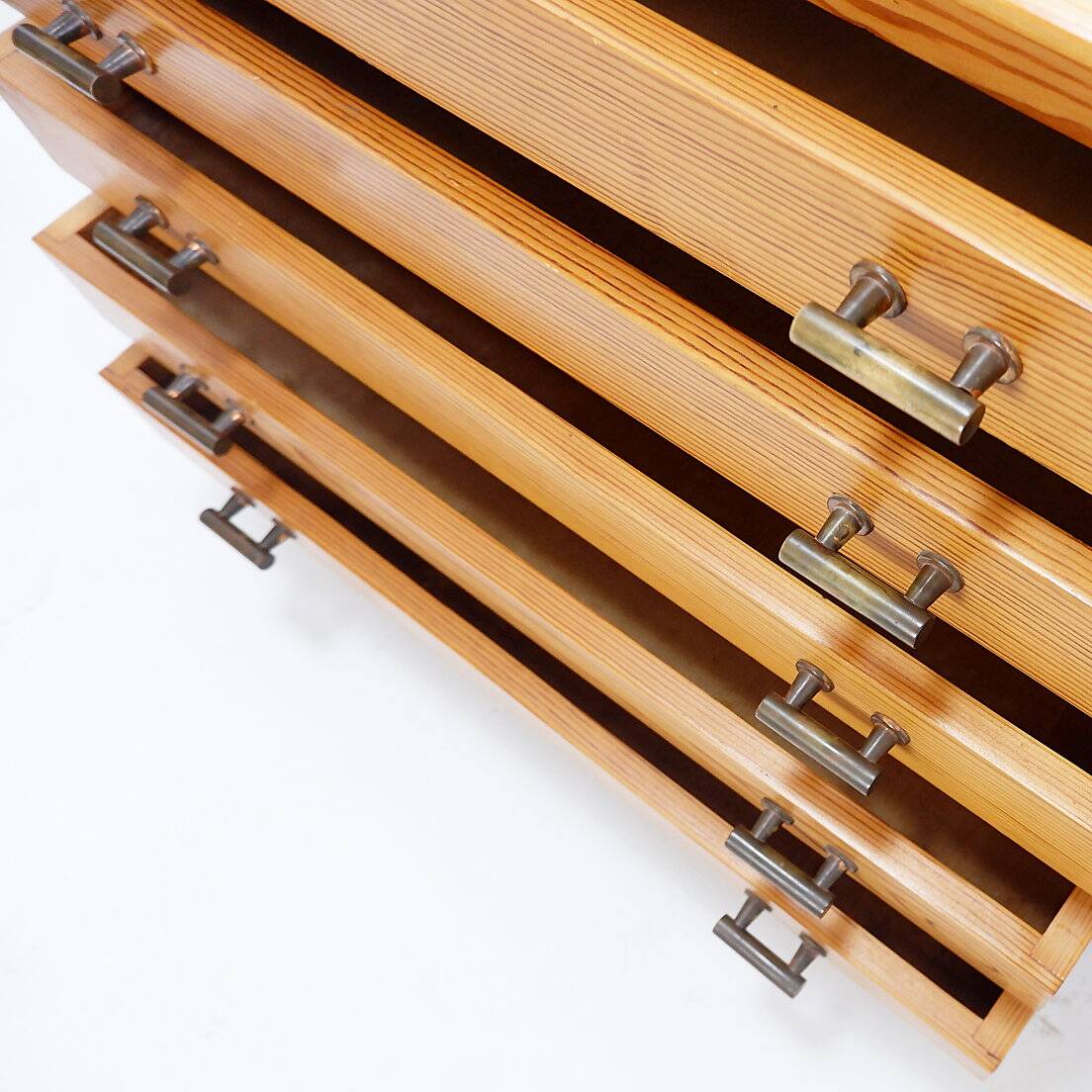 Vintage 5 Drawer Chest of Drawers with brass handles