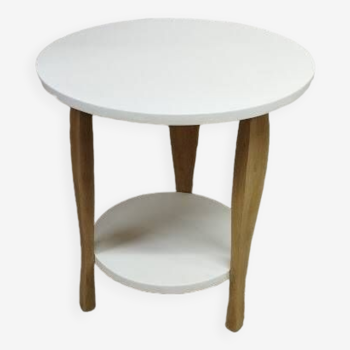 Pedestal table