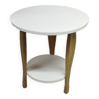 Pedestal table