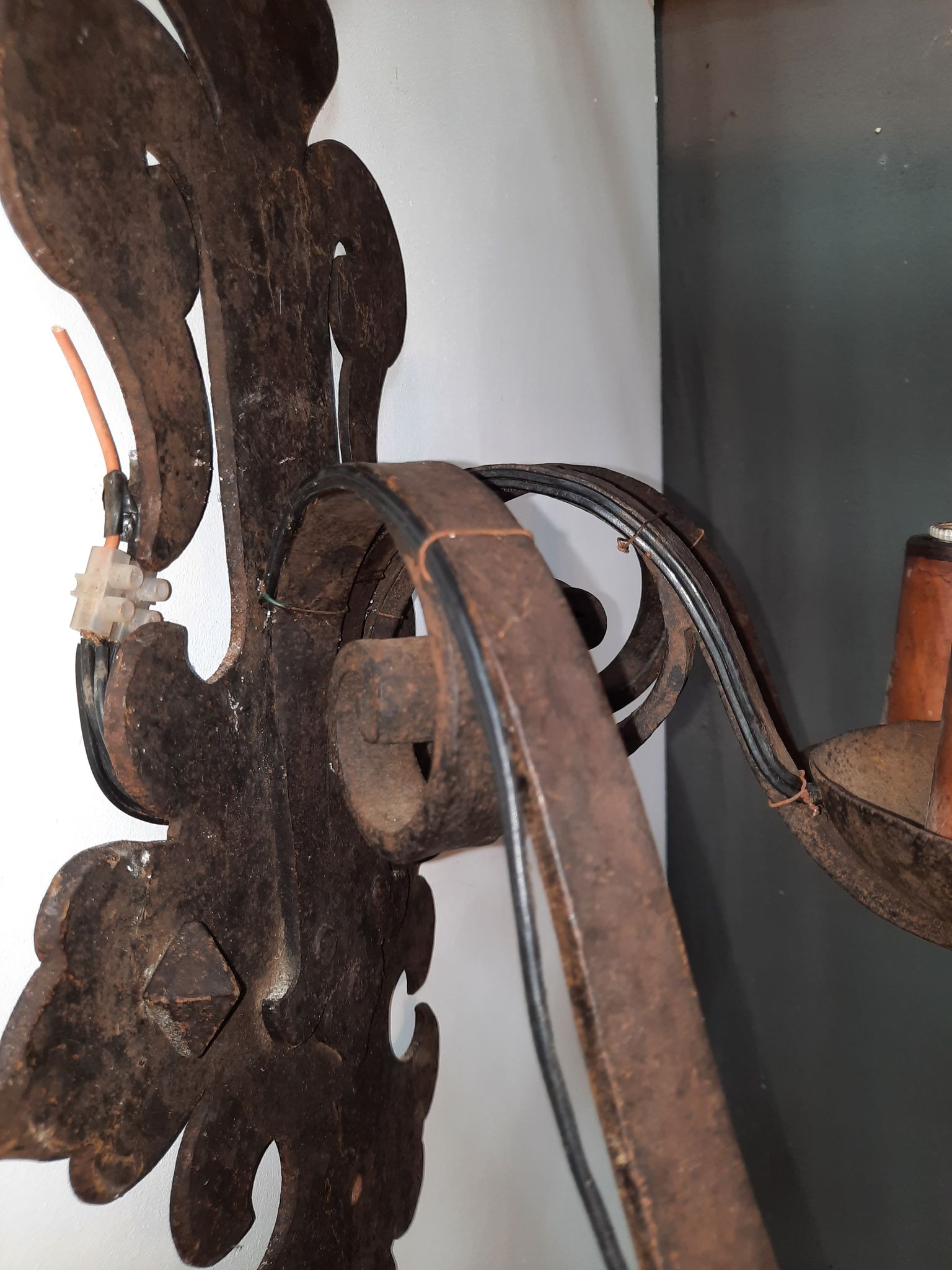 2 medieval-style wrought iron sconces