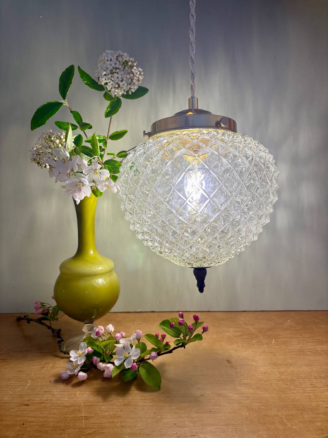 Vintage diamond-point glass globe pendant light