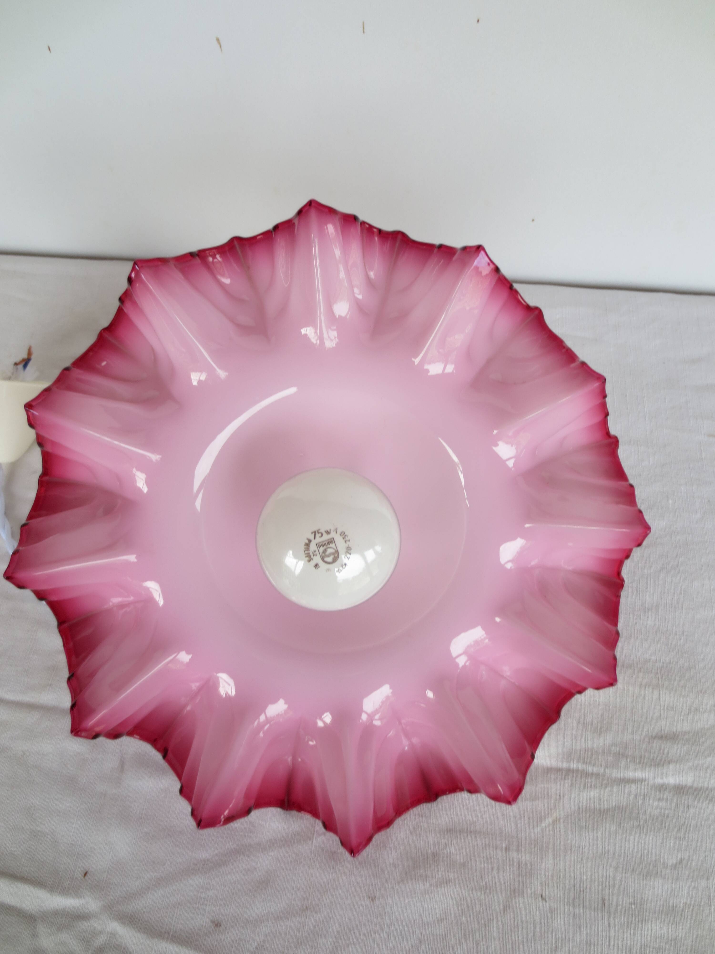 Suspension, abat-jour en verre rose