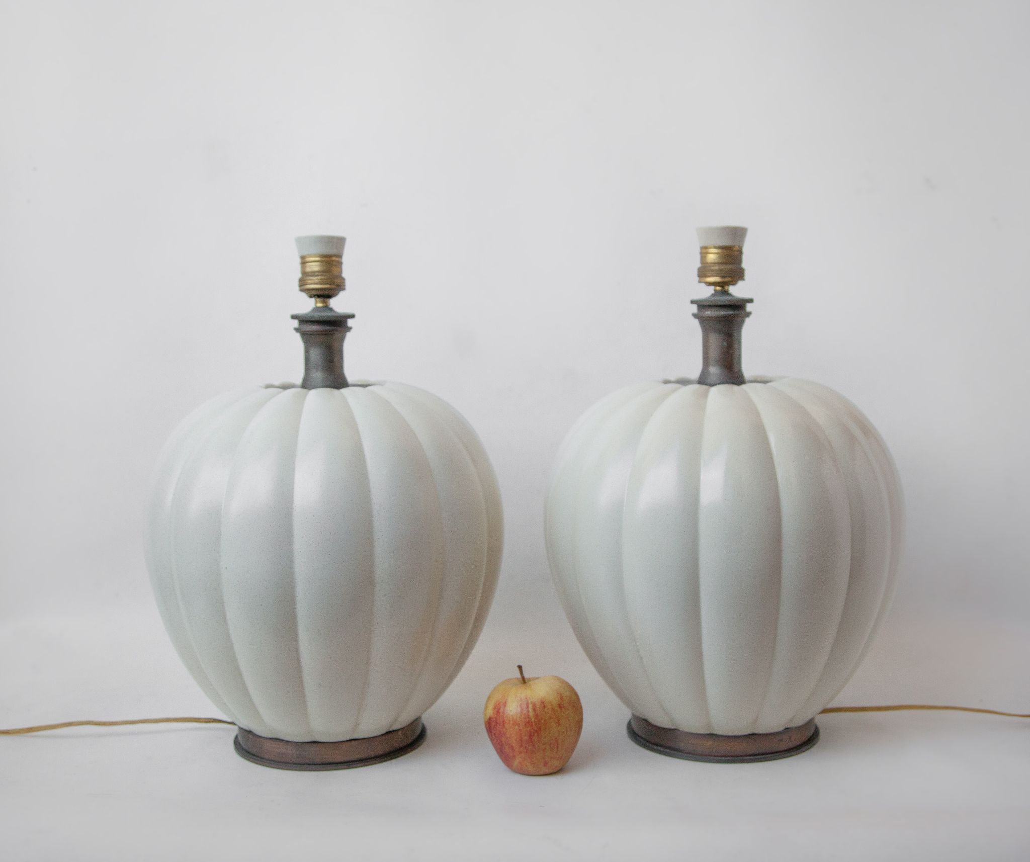 Pair of ceramic lamp feets