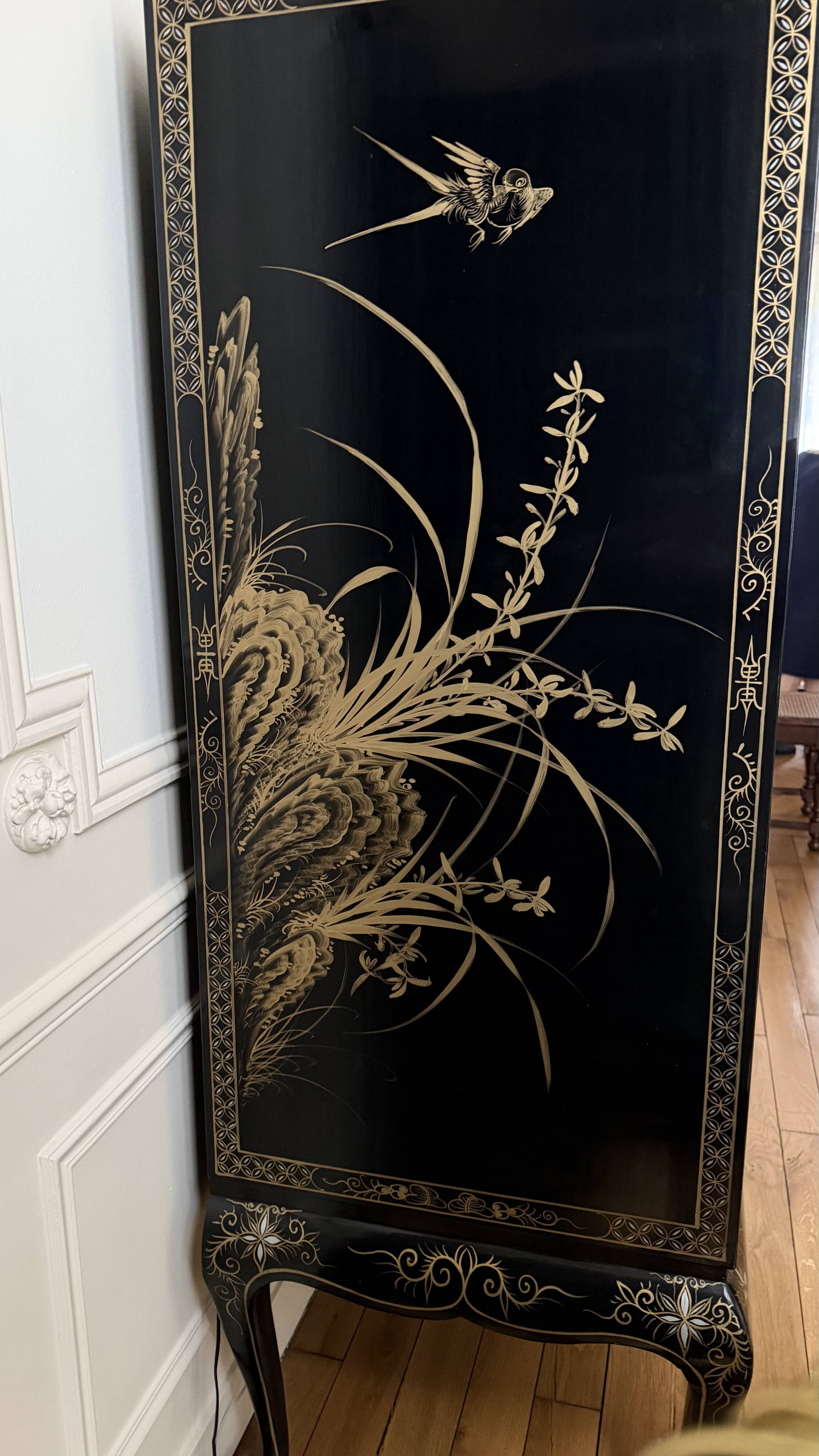 Cabinet meuble Télévision en laque noire et or