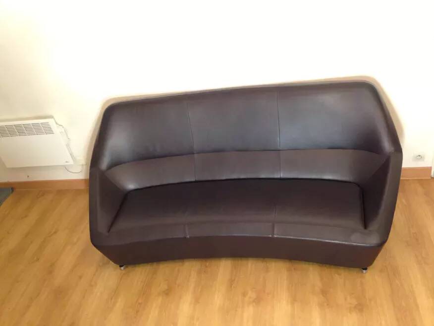 Cinna leather sofa designed by François Bauchet