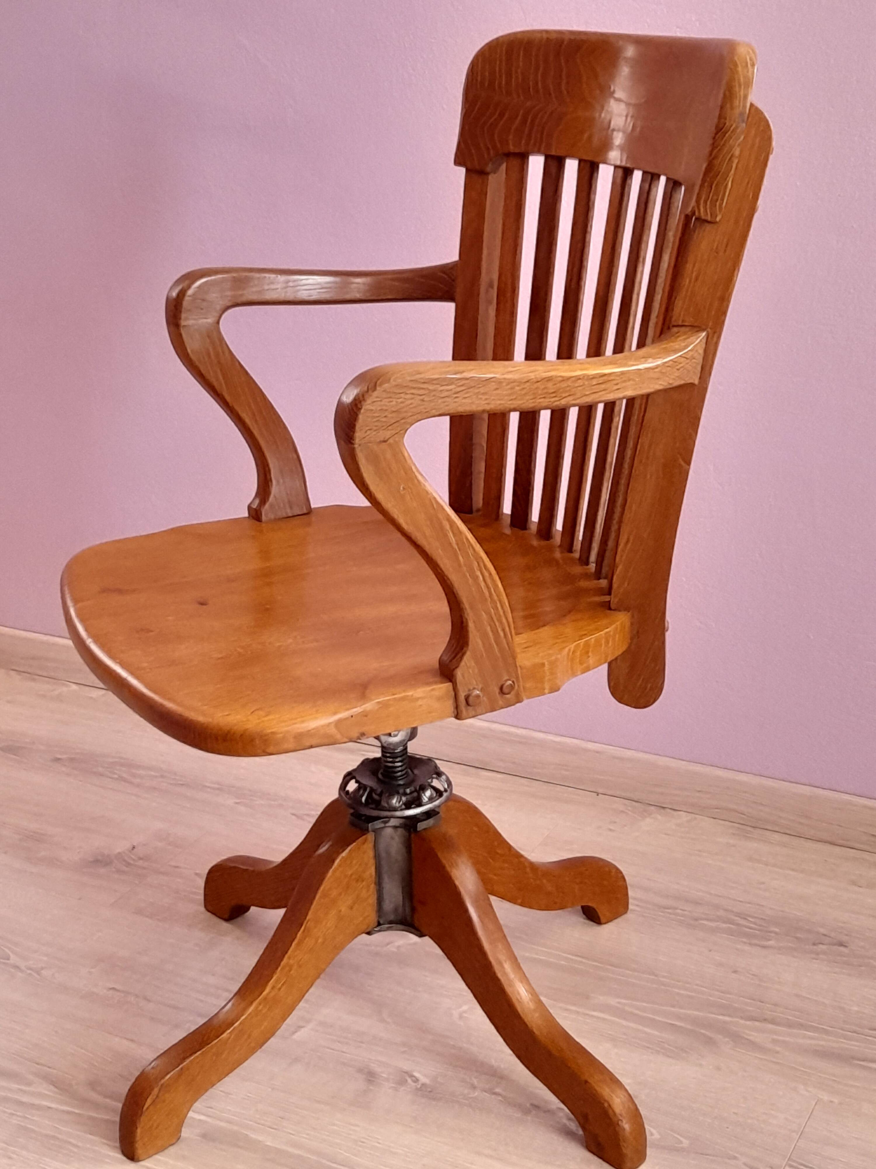 Swivel office chair from around 1940